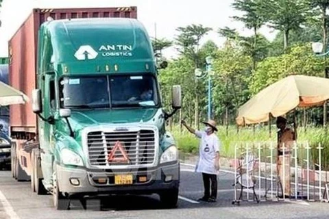 Flexibilizan requisitos sanitarios para conductores de mercancías en el sur de Vietnam