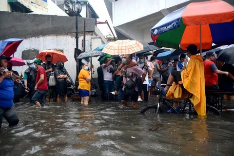 Filipinas evacua a miles de personas por inundaciones 