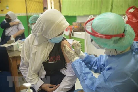 Indonesia opta por vacunar a más de 200 millones de ciudadanos