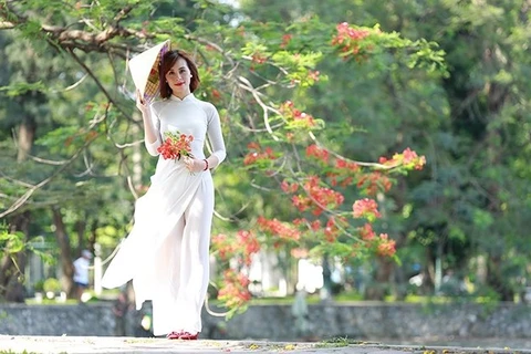 Celebran concurso fotográfico en honor a la belleza de las mujeres vietnamitas
