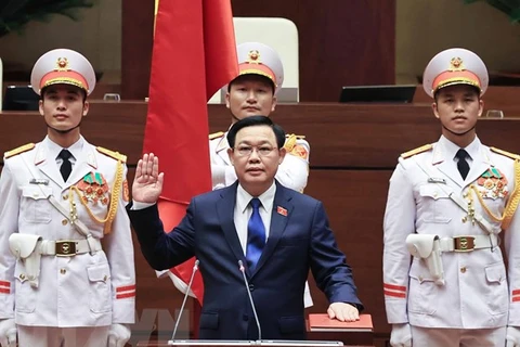 Presidente de Asamblea Nacional de Camboya felicita a titular del Parlamento vietnamita