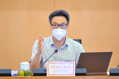 Inspeccionan labores preventivas contra el COVID-19 en Hanoi