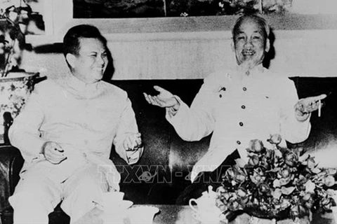 Destaca diario laosiano relaciones especiales entre Vietnam y su país