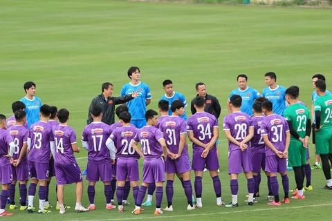 Futbolistas vietnamitas se concentran para eliminatorias mundialistas