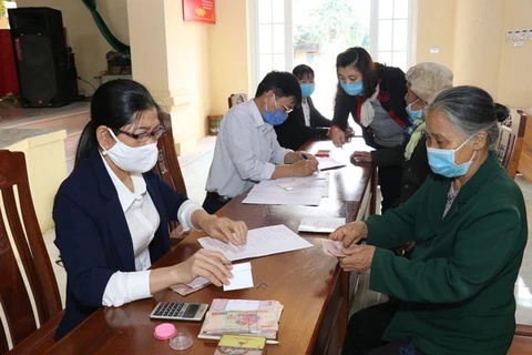 Ciudad Ho Chi Minh despliega rápidamente paquete de apoyo a afectados por COVID-19