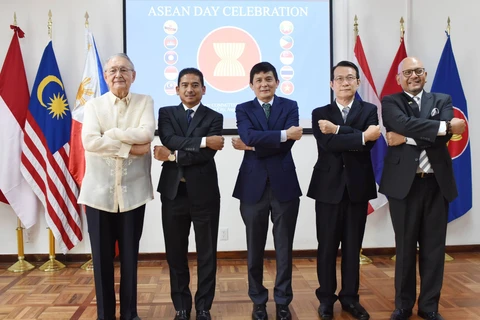 Celebran el aniversario 54 de la fundación de la ASEAN en México