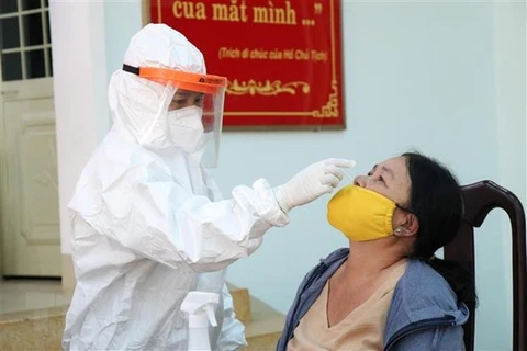 Vietnam abre jornada sabática con casi 3,8 mil casos del COVID-19