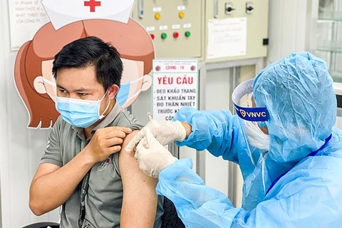 Provincia vietnamita acelera ritmo de vacunación contra el coronavirus