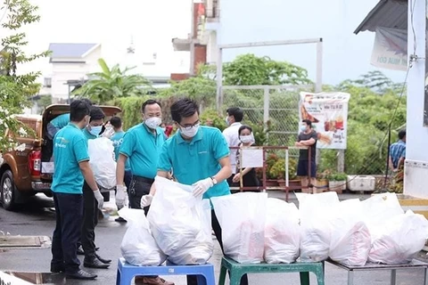 Lanzan en Ciudad Ho Chi Minh programa para apoyar a personas afectadas por COVID-19