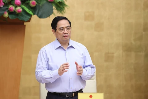 Primer ministro de Vietnam insta a reforzar medidas contra el COVID-19