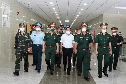 Inspeccionan labores de prevención del COVID-19 en el Hospital Militar 175 en Ciudad Ho Chi Minh