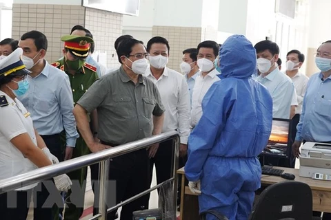 Primer Ministro inspecciona labores preventivas de COVID-19 en Ciudad Ho Chi Minh