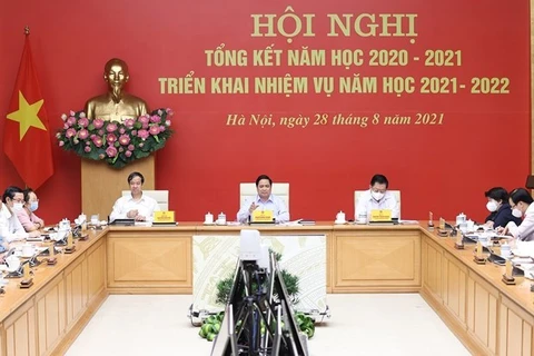 Primer ministro de Vietnam insta a garantizar la seguridad del nuevo año escolar