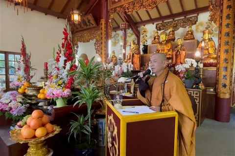 Vietnamitas en Francia celebran ceremonia budista de gratitud