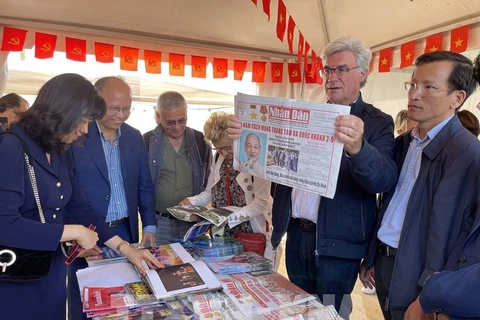 Resaltan participación del periódico Nhan Dan en Fiesta del diario francés L'Humanité