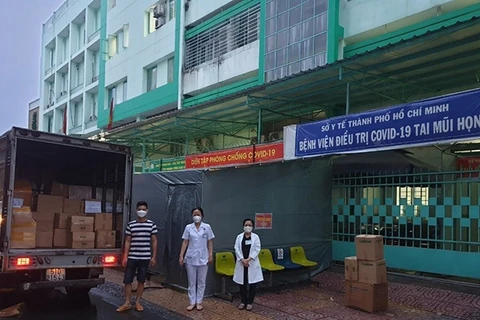 Envían desde Hong Kong (China) material antipandémico para Ciudad Ho Chi Minh