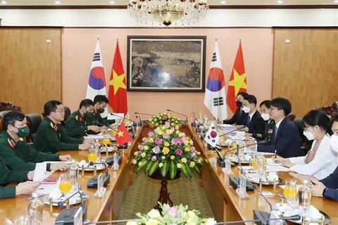Vietnam y Corea del Sur buscan fortalecer cooperación en defensa 