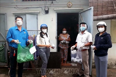 Ciudad Ho Chi Minh presta asistencia millonaria a los afectados por COVID-19 