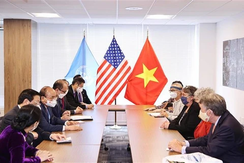 Presidente vietnamita dialoga con amigos estadounidenses