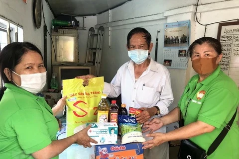 Ciudad Ho Chi Minh aprueba tercer paquete de asistencia para afectados por el COVID-19