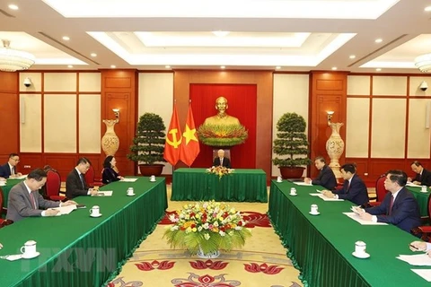 Vietnam concede importancia a la asociación de cooperación estratégica integral con China