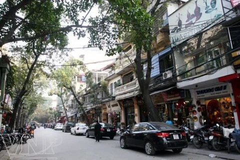 Calle de Hang Trong, destino recomendado a los visitantes en Hanoi 