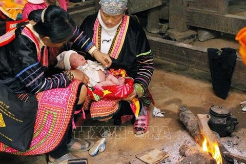 ONU lanza proyecto millonario para mejorar salud materna de minorías étnicas en Vietnam