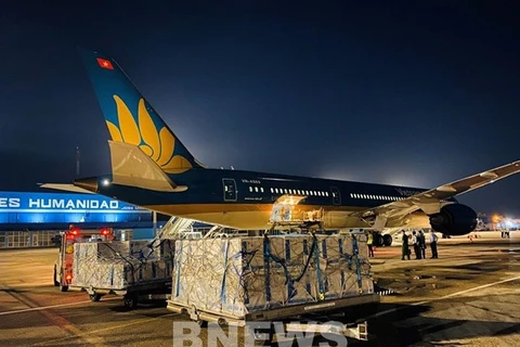 Vietnam Airlines completa el trayecto más largo de transporte de vacunas