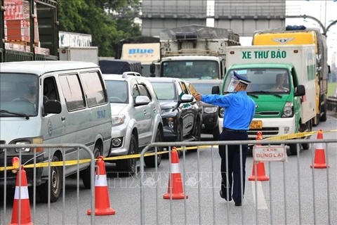 Ministerio de Transporte de Vietnam exige eliminar congestión del tráfico en puestos de control