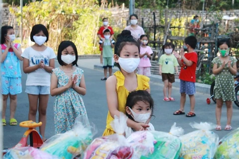 Niños huérfanos por el COVID-19 necesitan atención especial en Vietnam
