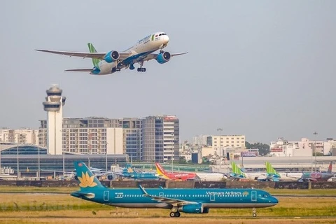 Vietnam reanuda vuelos domésticos a partir de octubre