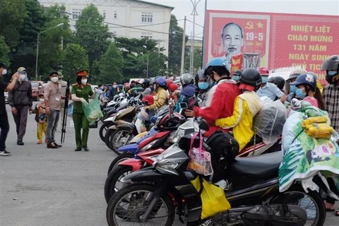 Organizan en Vietnam retorno de ciudadanos a lugares de origen en medio del COVID-19