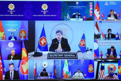 Cancilleres de la ASEAN realzan mantenimiento de multilateralización 