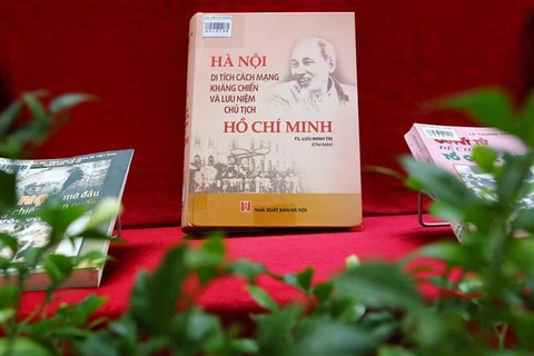 Exhiben libros y publicaciones para conmemorar Día de la Liberación de Hanoi