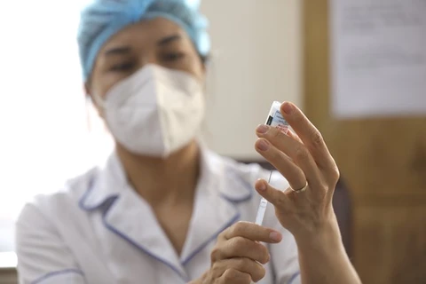 Planean inyectar vacuna contra el COVID-19 para niños vietnamitas a fines de este mes 