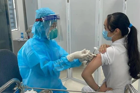 Vietnam aumenta cobertura de vacunación contra el COVID-19 en el Delta del Mekong