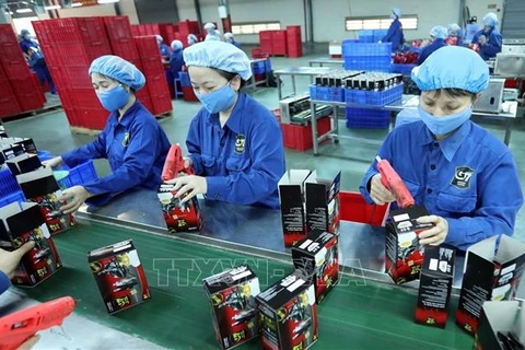 EVFTA ayuda a Vietnam a reducir impactos de recesión económica, según periódico singapurense