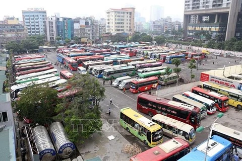 Varias localidades vietnamitas abogan por reapertura piloto de transporte interprovincial de pasajeros