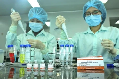 Vietnam por agilizar vacunación y suministro de medicamentos contra el COVID-19