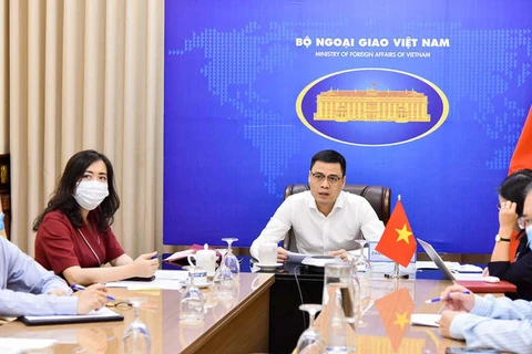 Mejoran eficiencia de labor de informaciones al exterior en misiones representativas de Vietnam en extranjero