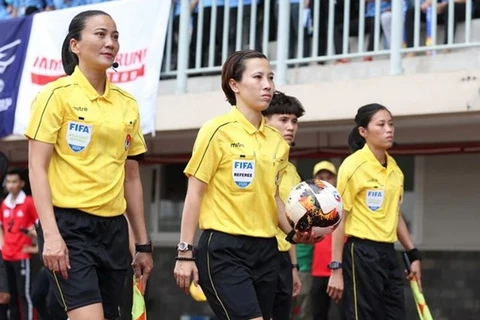 Árbitra vietnamita preparada para la Copa Mundial de fútbol femenino 2023