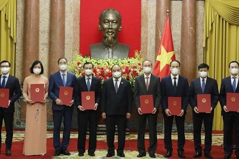 Presidente vietnamita asigna tareas a nuevos embajadores del país en el exterior