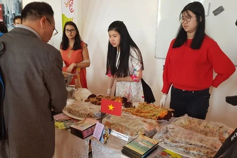 Vietnam participa en actividad caritativa “Sabores de Asia” en Ginebra