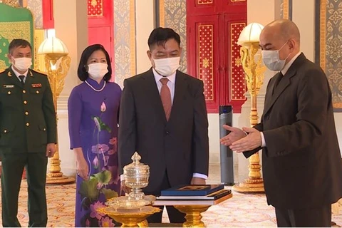 Destaca rey camboyano relaciones de cooperación integral con Vietnam 