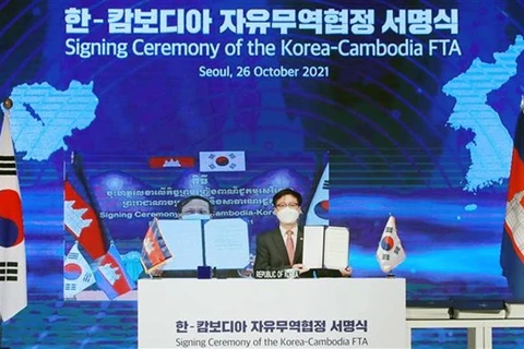 Corea del Sur rubrica acuerdos de libre comercio con Camboya y Filipinas