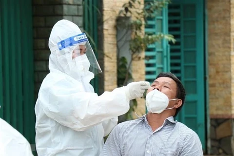 Confirma Vietnam unos cinco mil 600 casos nuevos del COVID-19