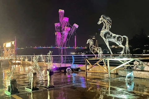 Abierta en Quang Ninh exposición de escultura sobre eliminación de desperdicios