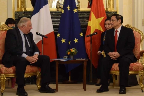 Primer ministro vietnamita se reúne con titular del Senado francés