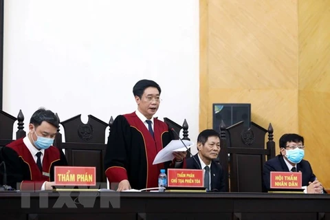 Condenan a expolicía vietnamita a 14 años de prisión por recibir sobornos