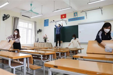  Las escuelas en Hanoi siguen cerradas excepto las del distrito suburbano de Ba Vi